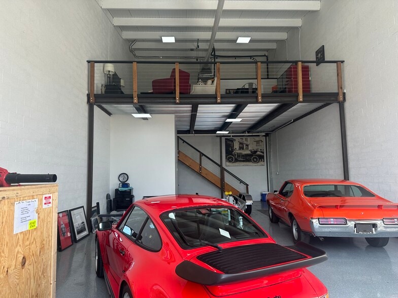 18948 Tamiami Trl, Fort Myers, FL for sale - Interior Photo - Image 2 of 6