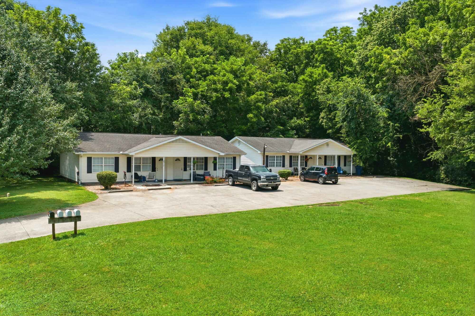 2312 Boyds Creek Hwy, Sevierville, TN for sale Primary Photo- Image 1 of 24