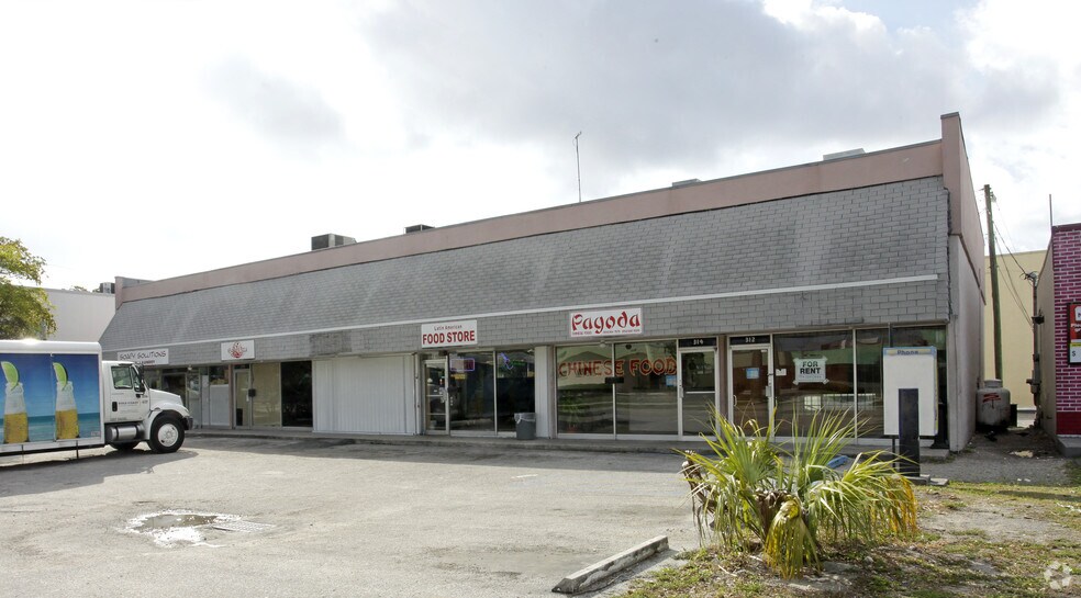 312-322 NE 38th St, Oakland Park, FL à vendre - Photo du bâtiment - Image 2 de 3