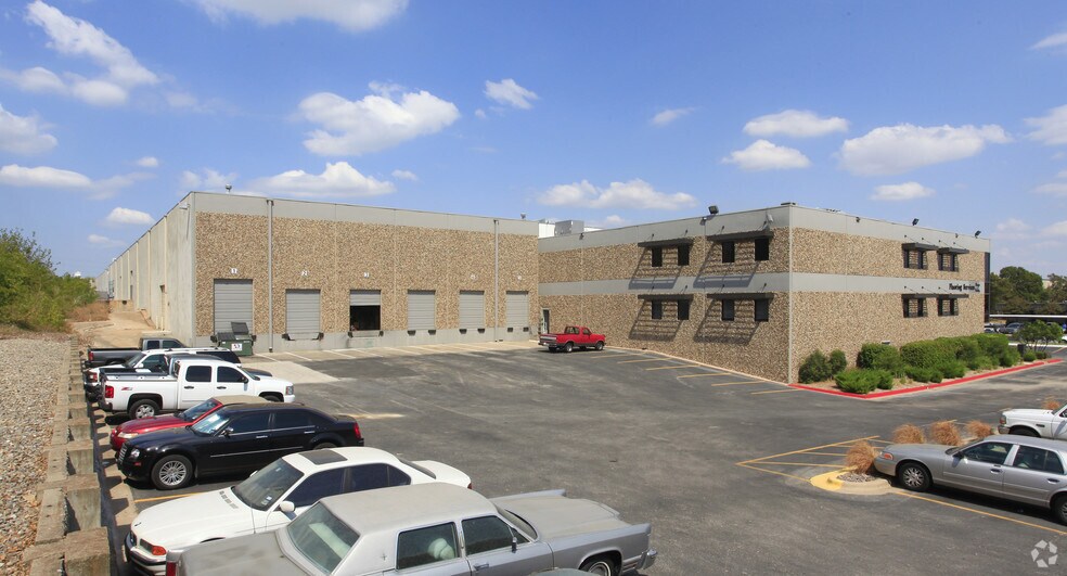 10300 Metric Blvd, Austin, TX à louer - Photo du bâtiment - Image 3 de 4