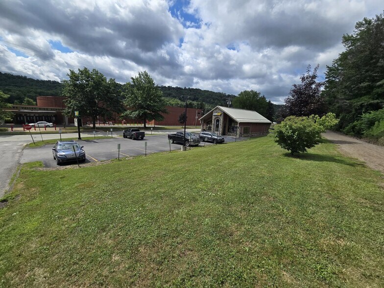 945 Broad St, New Bethlehem, PA à vendre - Photo du bâtiment - Image 3 de 10