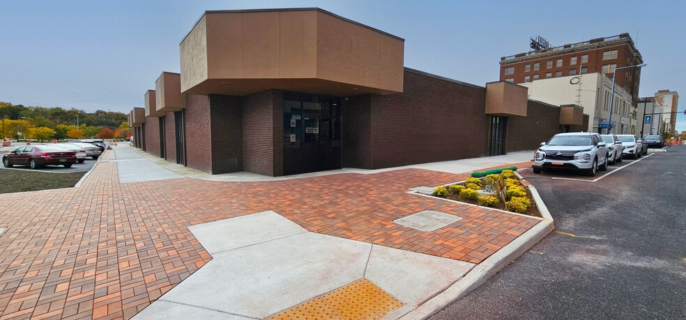 139 E Boardman St, Youngstown, OH for sale - Building Photo - Image 1 of 6