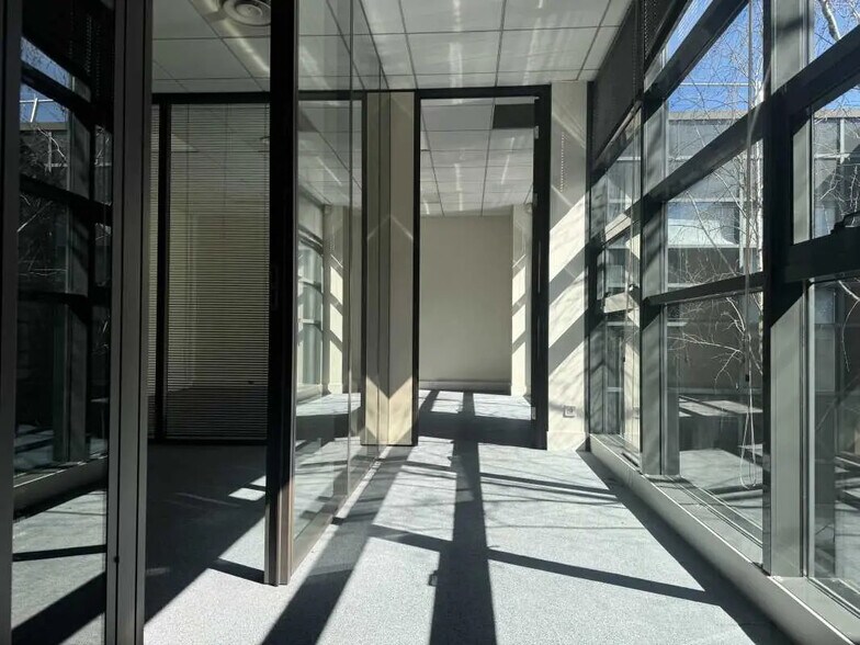 Bureau dans Saint-Priest à louer - Photo intérieure - Image 2 de 111