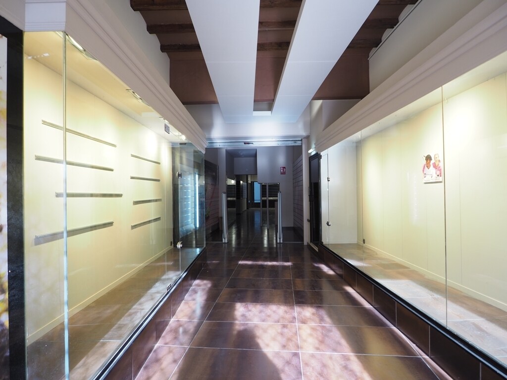 Retail in Granollers, Barcelona for lease Primary Photo- Image 1 of 3