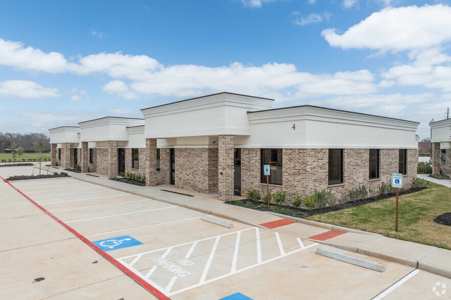 6110 Sienna Ranch Rd, Missouri City, TX for lease - Primary Photo - Image 1 of 35
