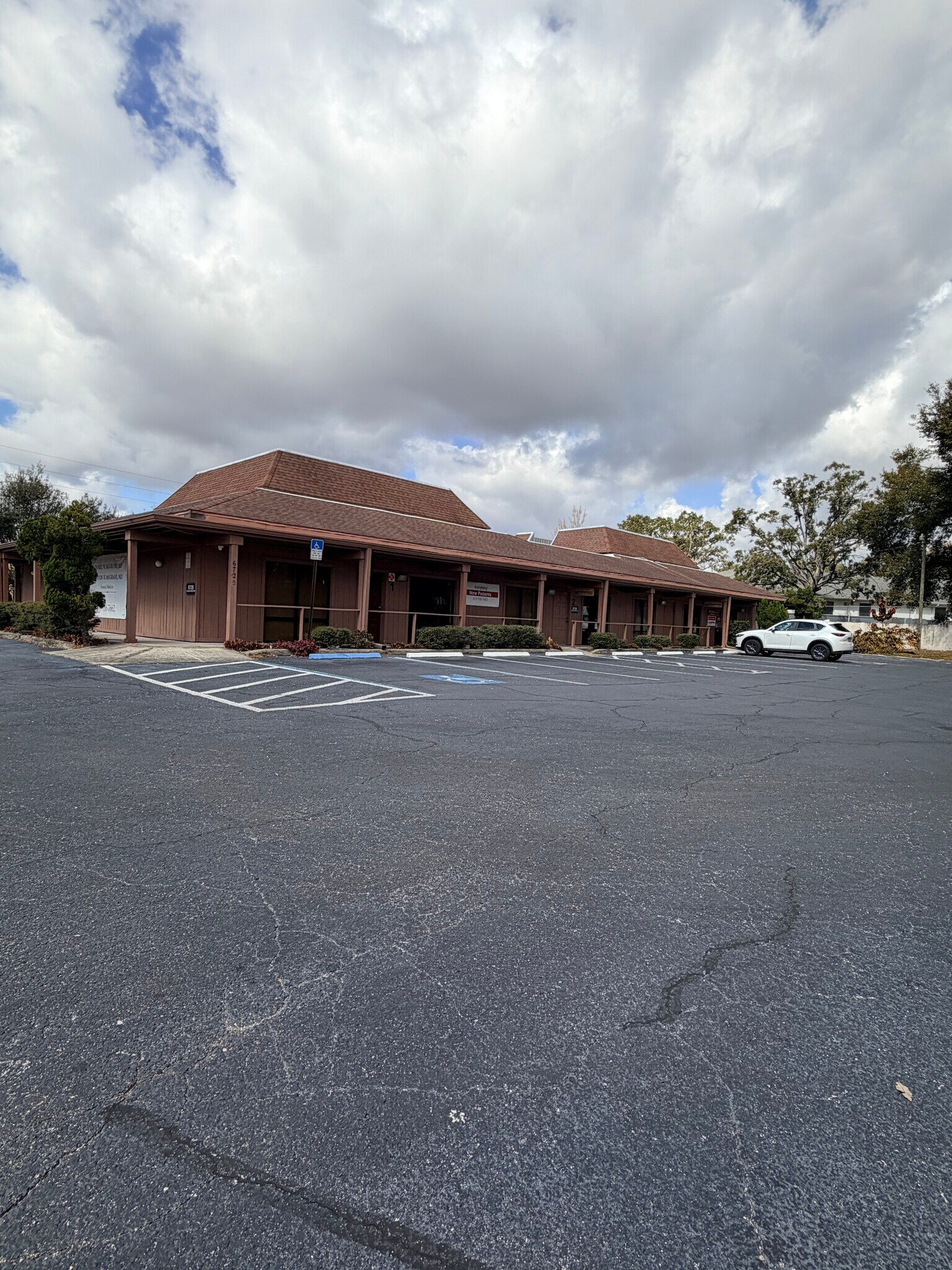 6725 Cedarridge Dr, Zephyrhills, FL à louer Photo du bâtiment- Image 1 de 12