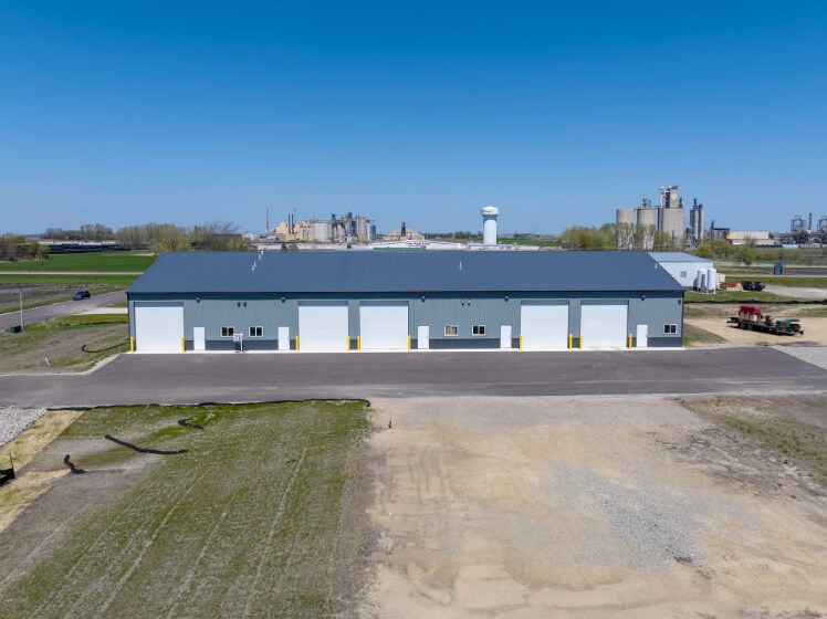 700 Armstrong Dr, Fairmont, MN 56031 - Unité 1 -  - Photo intérieure - Image 2 of 15