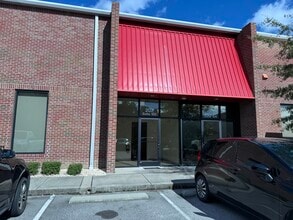 207 Airport Rd, Fayetteville, NC for lease Interior Photo- Image 1 of 13