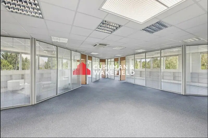Office in Toulouse for lease Interior Photo- Image 1 of 17