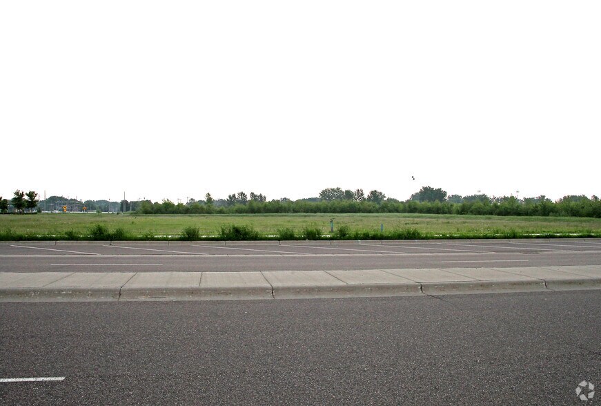 4650 Knutsen Dr, Farmington, MN for sale - Primary Photo - Image 1 of 1