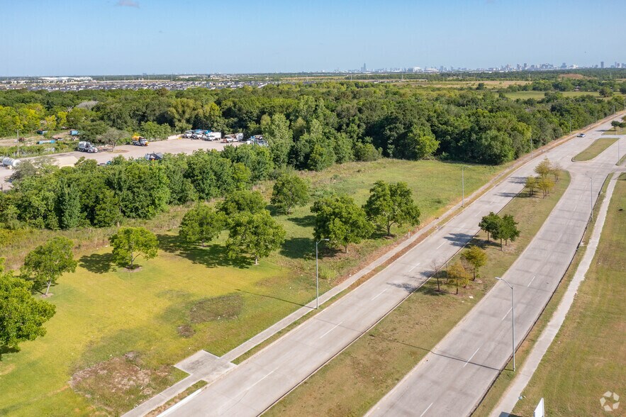 3417 Almeda Genoa Rd, Houston, TX à vendre - Photo du bâtiment - Image 3 de 5