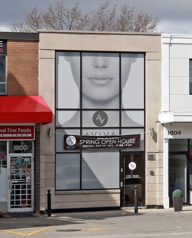 Plus de détails pour 1802 Avenue Rd, Toronto, ON - Commerce de détail à vendre