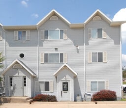 2210 9th St, Coralville, IA for lease Interior Photo- Image 2 of 8