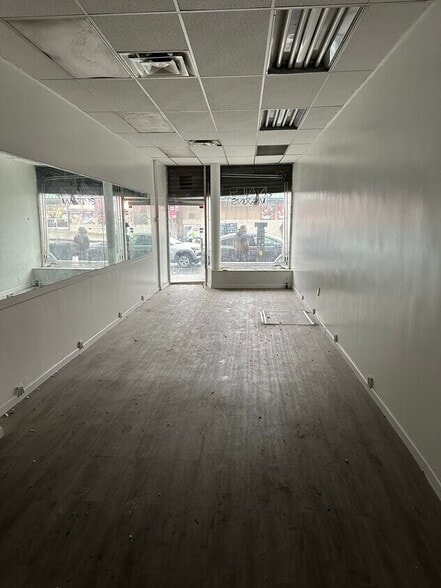 1228 Saint Nicholas Ave, New York, NY for lease - Interior Photo - Image 1 of 3