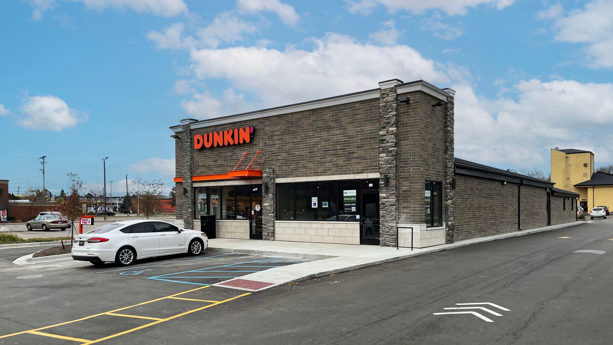 1321-1325 W 14 Mile Rd, Madison Heights, MI for lease Building Photo- Image 1 of 8