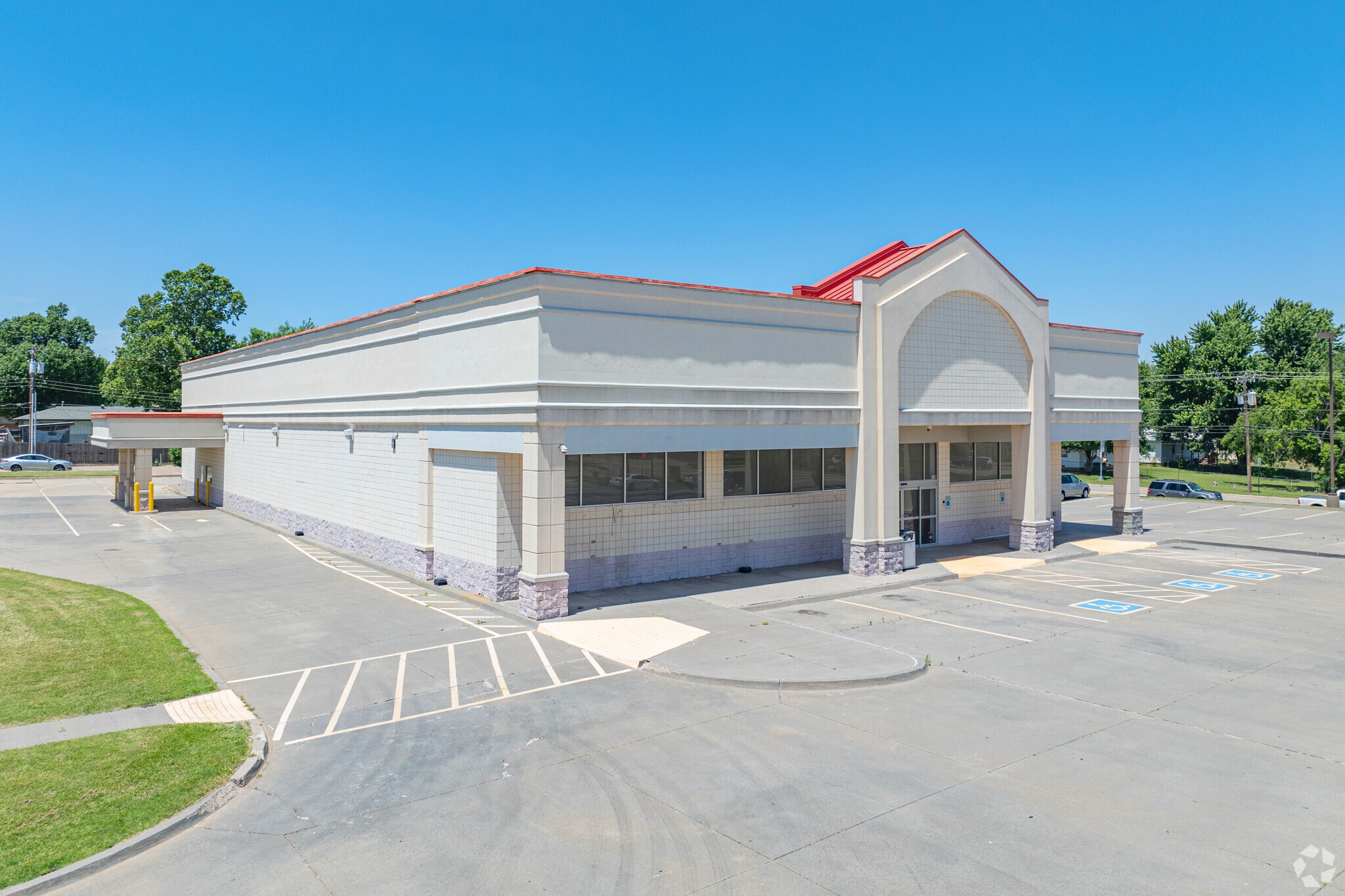 110 W Vandament Ave, Yukon, OK for sale Building Photo- Image 1 of 5