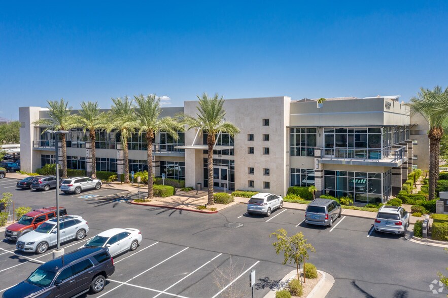 4650 E Cotton Center Blvd, Phoenix, AZ à louer - Photo du bâtiment - Image 1 de 45
