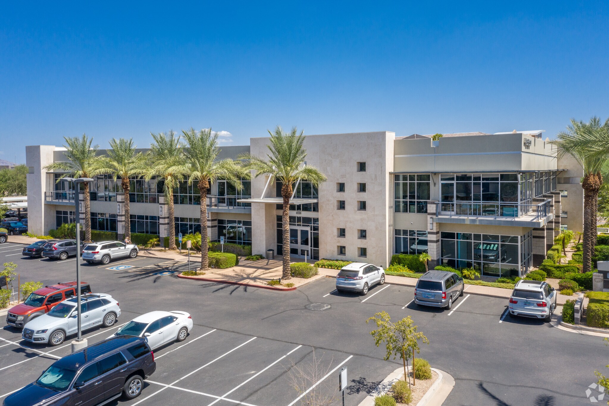 4650 E Cotton Center Blvd, Phoenix, AZ à louer Photo du bâtiment- Image 1 de 46