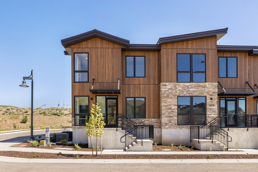 1086 W Wasatch Spring Rd, Kamas, UT à vendre - Photo du bâtiment - Image 2 de 8