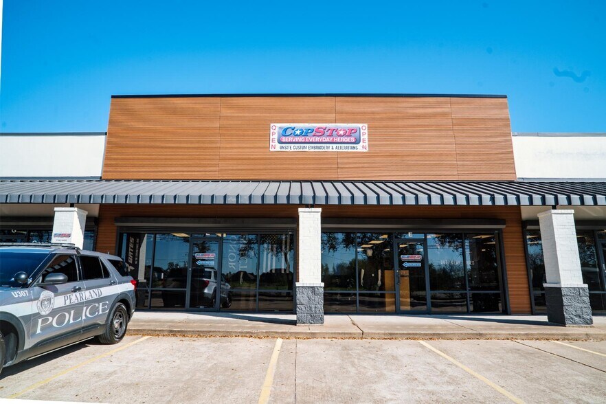 6831 W Broadway St, Pearland, TX à louer - Photo du bâtiment - Image 3 de 3
