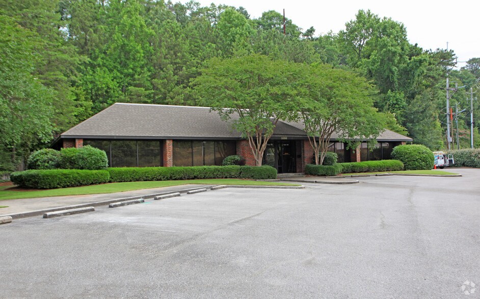 3284 Morgan Dr, Birmingham, AL à louer - Photo du bâtiment - Image 2 de 5