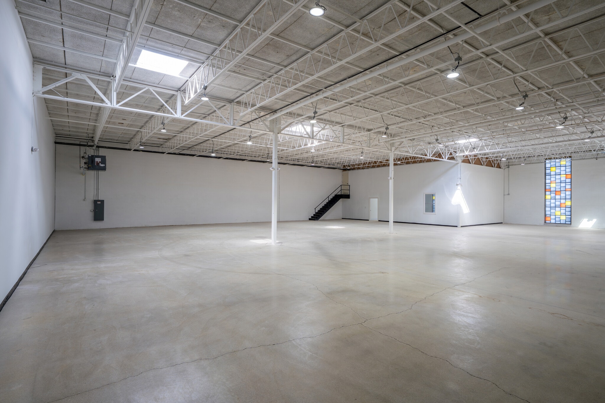985 Joyce Ave, Columbus, OH for lease Interior Photo- Image 1 of 5