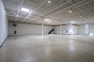 985 Joyce Ave, Columbus, OH for lease Interior Photo- Image 1 of 5