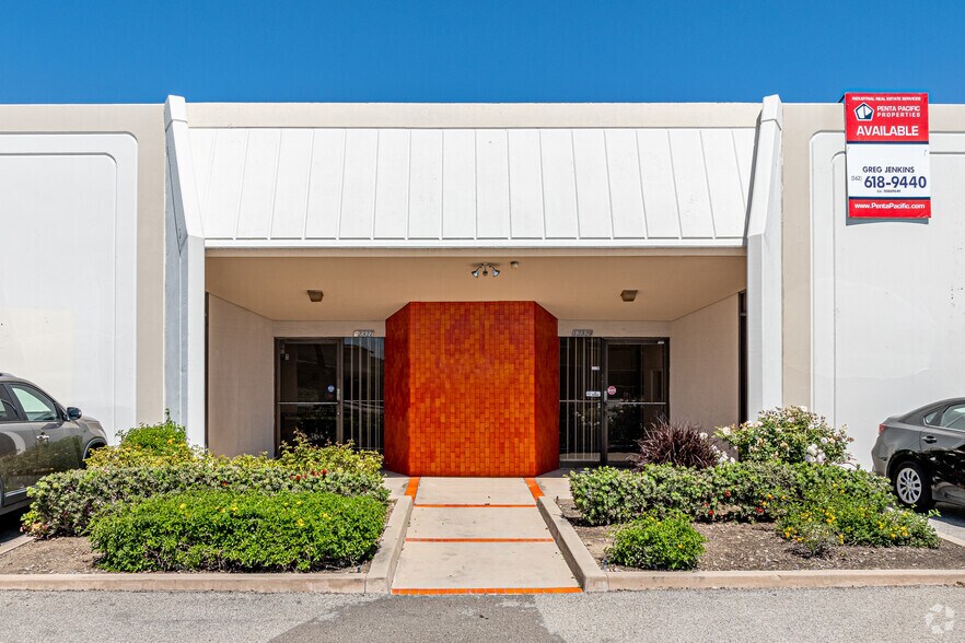 12309 Telegraph Rd, Santa Fe Springs, CA à louer - Photo du bâtiment - Image 2 de 9