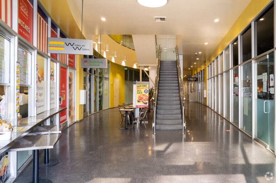 3800 Wilshire Blvd, Los Angeles, CA à louer - Photo du bâtiment - Image 3 de 5