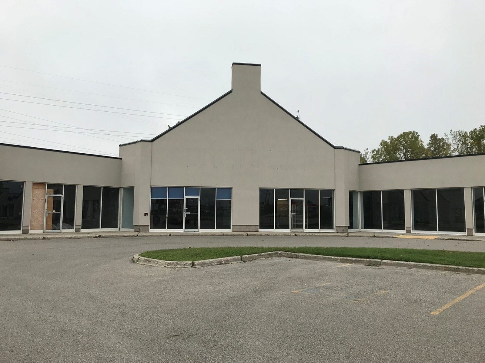 765 Exeter Rd, London, ON à vendre Photo principale- Image 1 de 1