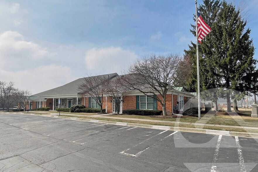 21599 W 11 Mile Rd, Southfield, MI à vendre - Photo du bâtiment - Image 1 de 6