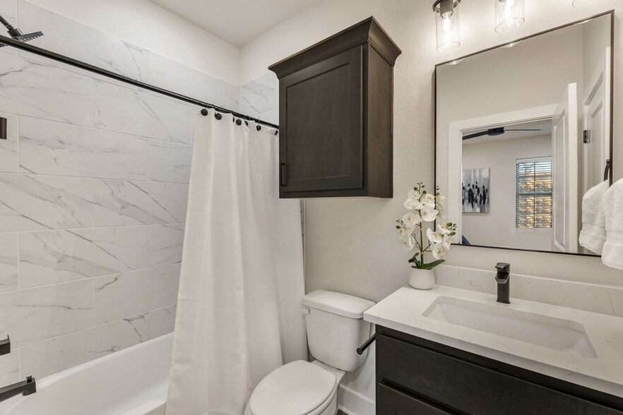4098 Gunner Trl, College Station, TX à vendre - Photo du bâtiment - Image 2 de 35