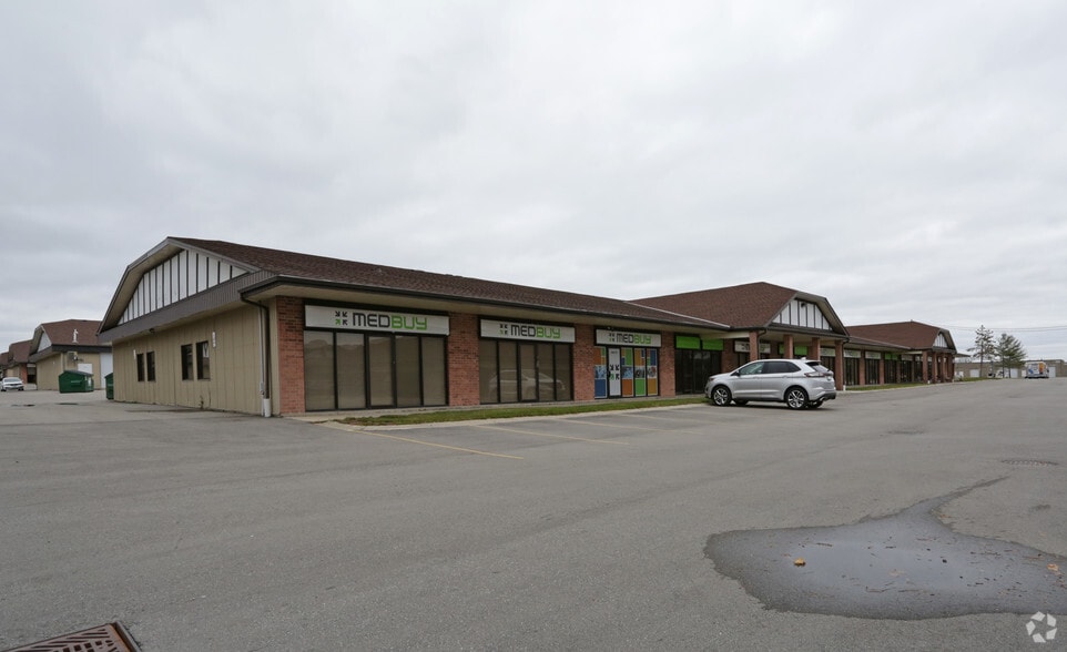 4053-4056 Meadowbrook Dr, London, ON for lease - Primary Photo - Image 1 of 2