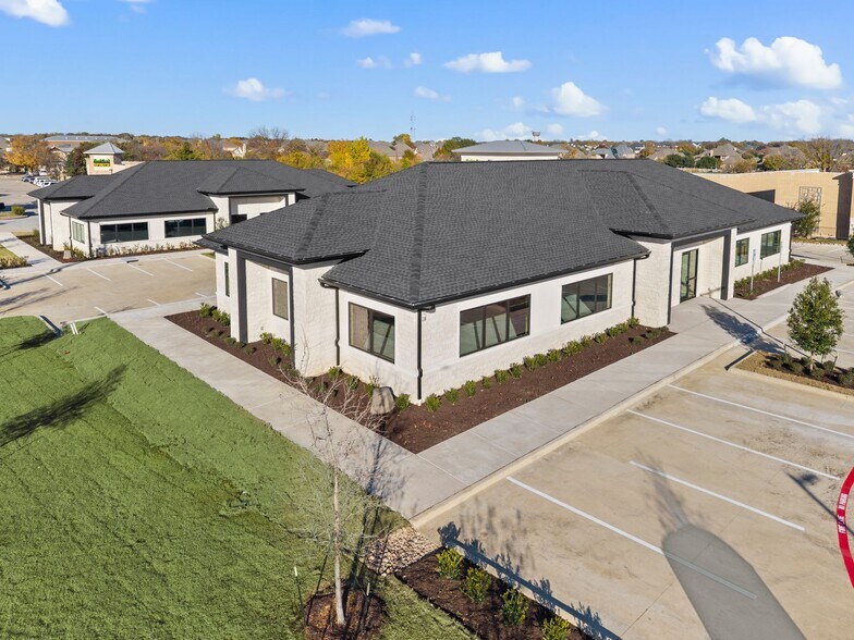 8054 Precinct Line Rd, Colleyville, TX à vendre - Photo du bâtiment - Image 3 de 11