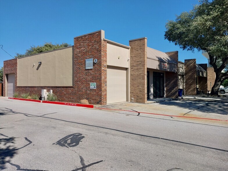 300 E New Hope Rd, Cedar Park, TX à louer - Photo du bâtiment - Image 2 de 18