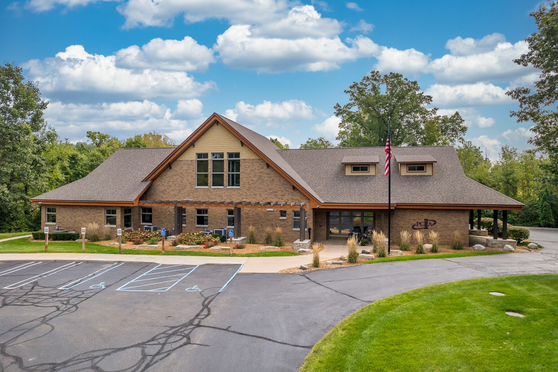 1127 S Old US 23, Brighton, MI à vendre Photo du bâtiment- Image 1 de 1