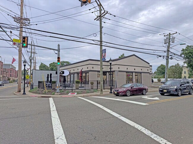 Plus de détails pour 175 Kinderkamack Rd, Emerson, NJ - Commerce de détail à louer