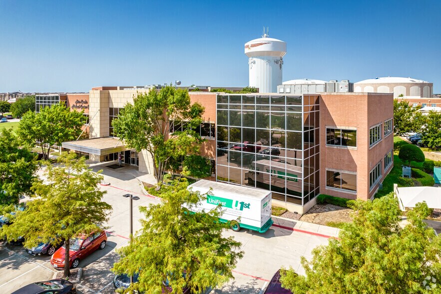 1111 Raintree Cir, Allen, TX à louer - Photo du bâtiment - Image 2 de 5