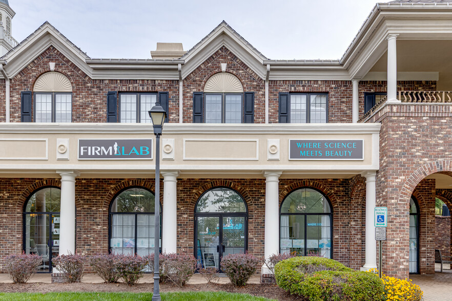 102-112 Town Center Dr, Warren, NJ for lease - Building Photo - Image 2 of 29