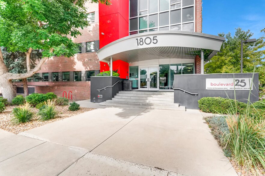 1805 S Bellaire St, Denver, CO à louer - Photo du bâtiment - Image 3 de 4