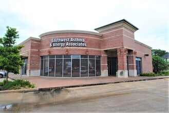 8955 N Hwy 6, Houston, TX for lease Interior Photo- Image 1 of 5