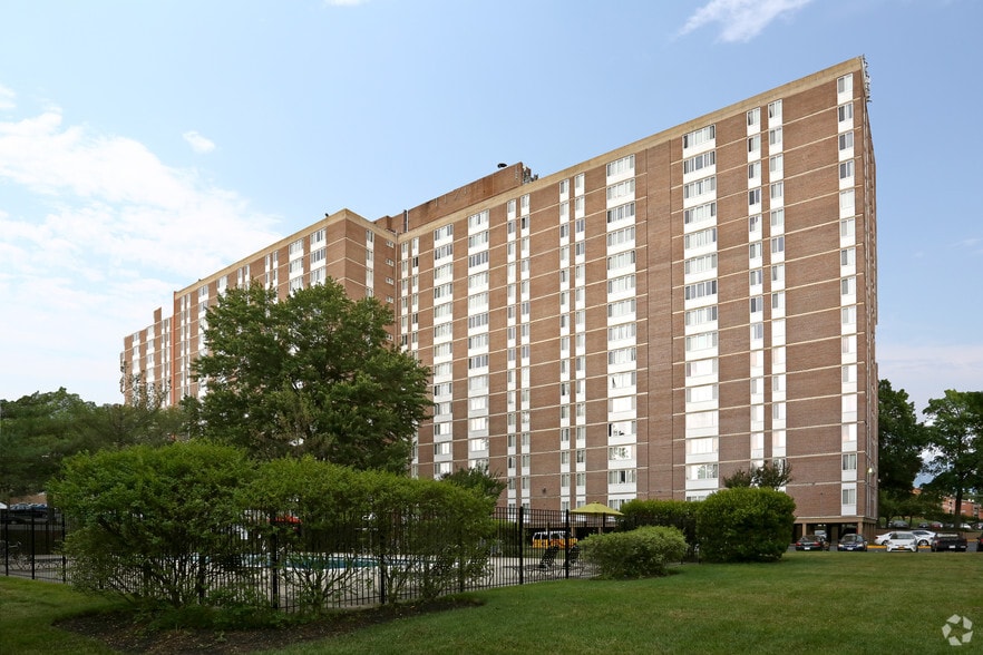 3901 Suitland Rd, Suitland, MD for sale - Building Photo - Image 1 of 76