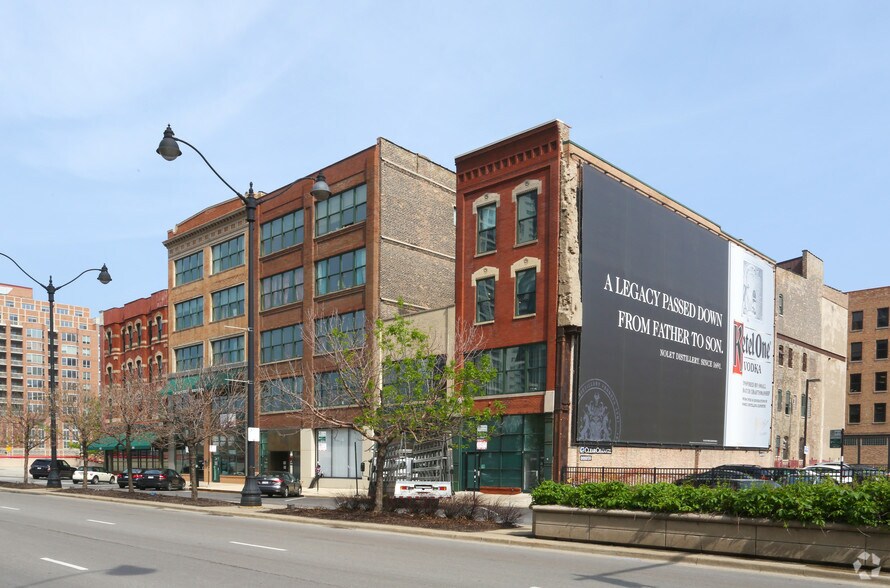 656-658 W Randolph St, Chicago, IL à louer - Photo du bâtiment - Image 2 de 7