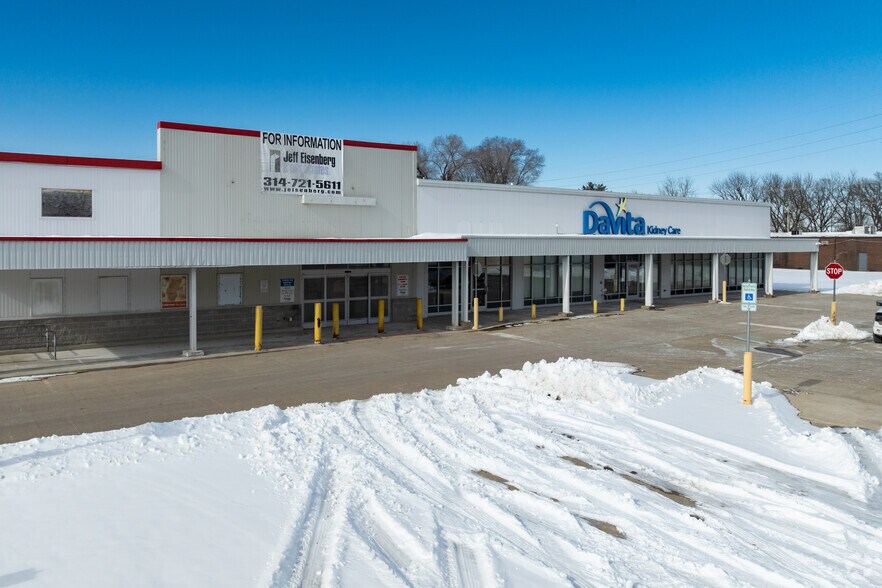 4-10 Vieux Carre Dr, East Saint Louis, IL à vendre - Photo du bâtiment - Image 2 de 4