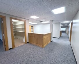 1454 30th St, West Des Moines, IA for lease Interior Photo- Image 2 of 3