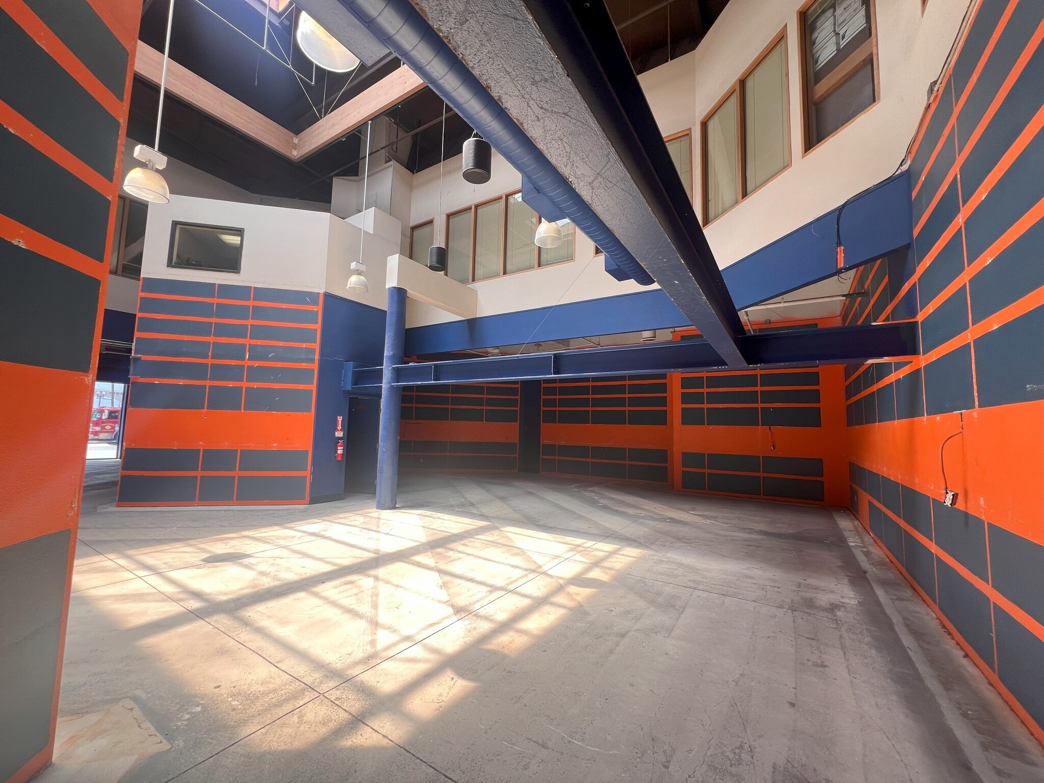 4475 Mission Blvd, San Diego, CA for lease Interior Photo- Image 1 of 17