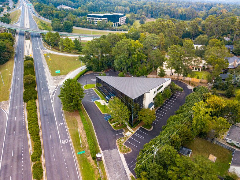 2700 Rogers Dr, Birmingham, AL à louer - Photo du bâtiment - Image 2 de 7