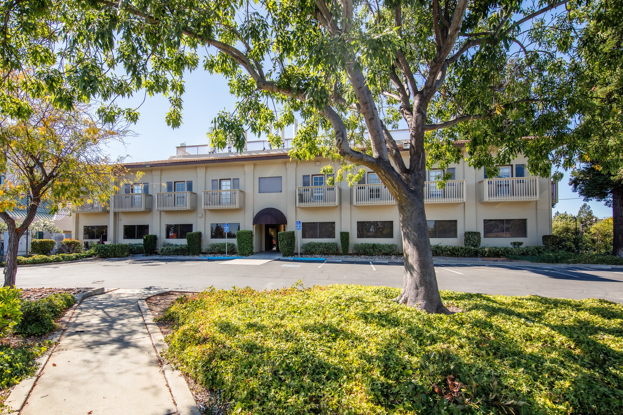 1340 S De Anza Blvd, San Jose, CA à louer Photo du bâtiment- Image 1 de 10