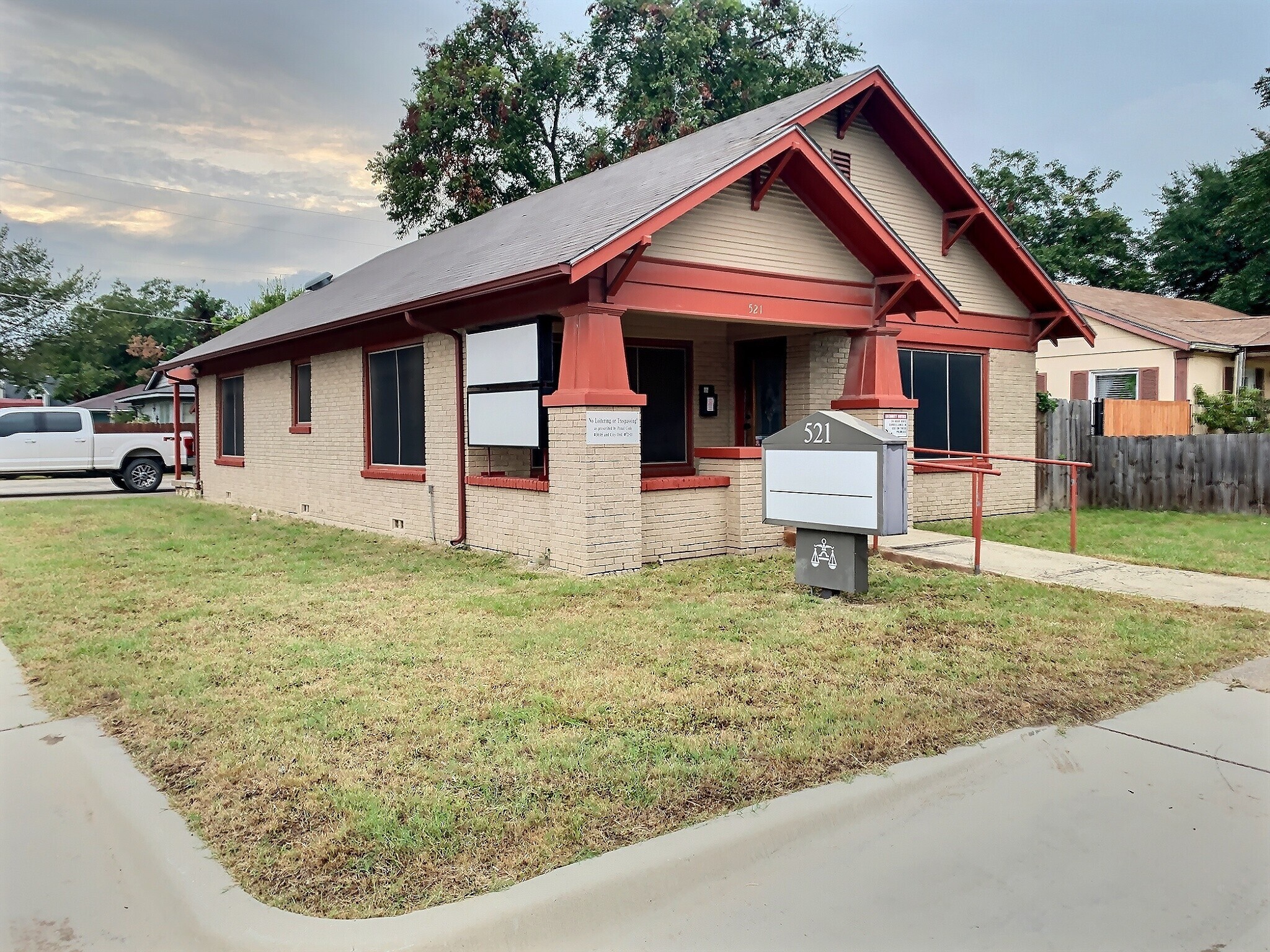 521 N Riverside Dr, Fort Worth, TX à vendre Photo du bâtiment- Image 1 de 1