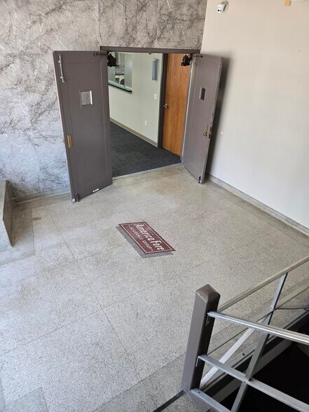 3960 Lindell Blvd, Saint Louis, MO à vendre - Photo intérieure - Image 2 de 15